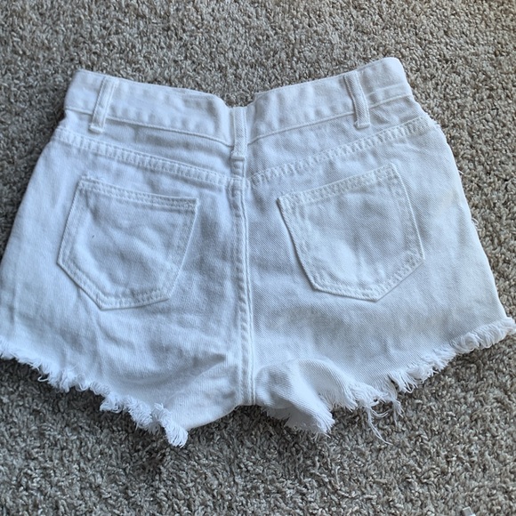 Classic white frayed jean shorts - Picture 2 of 2